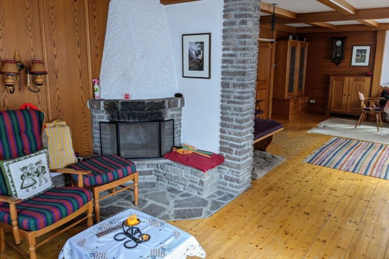 Kamin und Stube im Jagdhaus